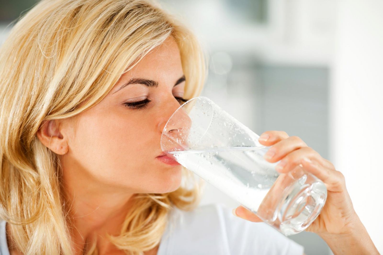 Bạn có biệt rằng khi cơ thể uống đủ nước sẽ giúp bạn giảm cân?
