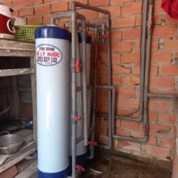 Loc Nuoc Gieng Cot Nhua 600L/h