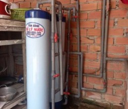 Loc Nuoc Gieng Cot Nhua 600L/h