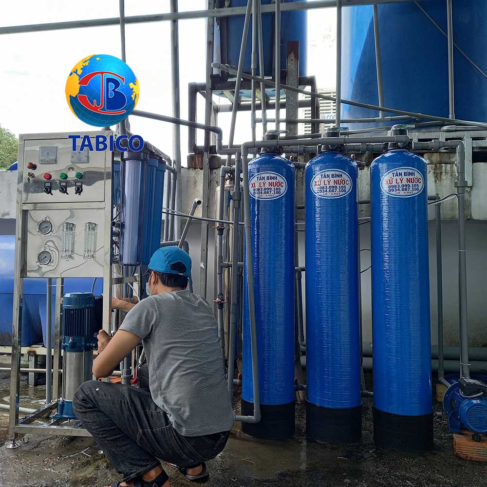 Lắp đặt hệ thống máy lọc nước RO tinh khiết 250 lít trên giờ cho xưởng may mặc tại quận 12