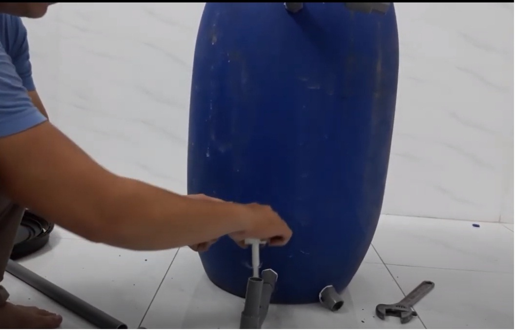 Cách lọc nước phèn thủ công bằng thùng phi nhựa